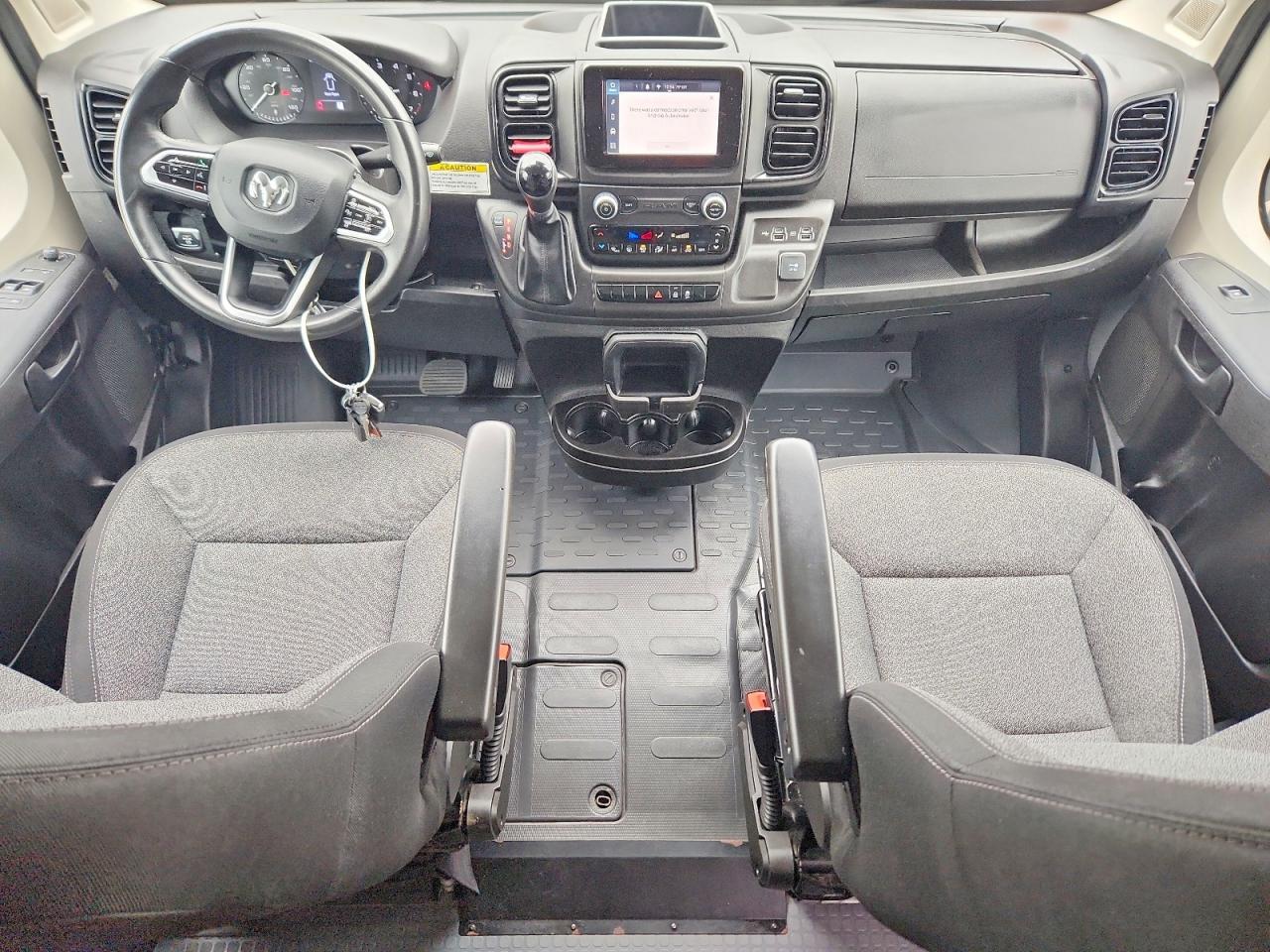 2022 Dodge RAM 2023 Winnebago Solis-RV