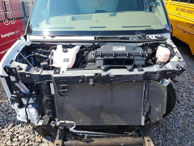 2023 Chevrolet Express Refrigerated BOX Truck