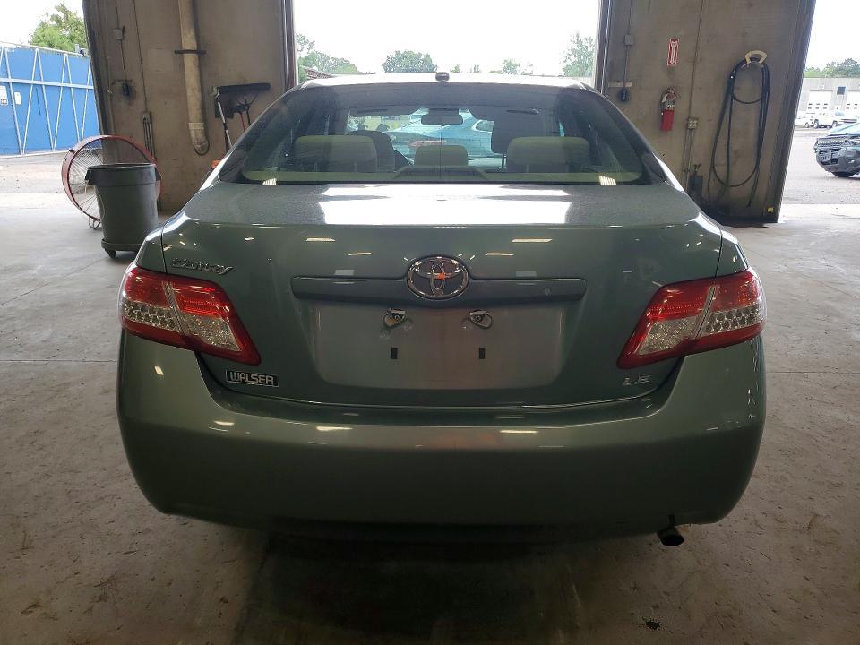 2010 Toyota Camry LE