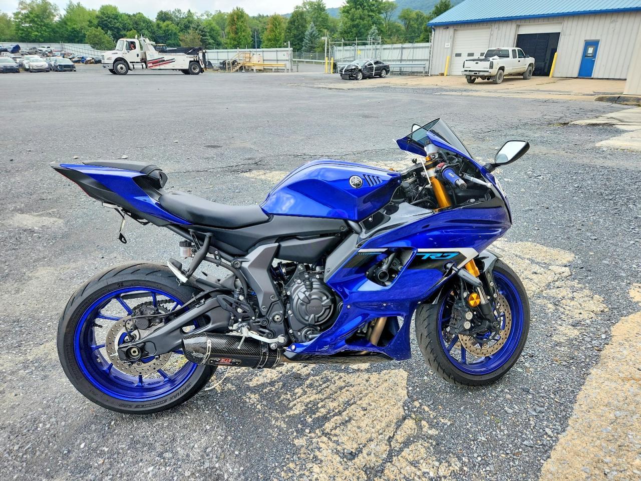 2025 Yamaha YZFR7
