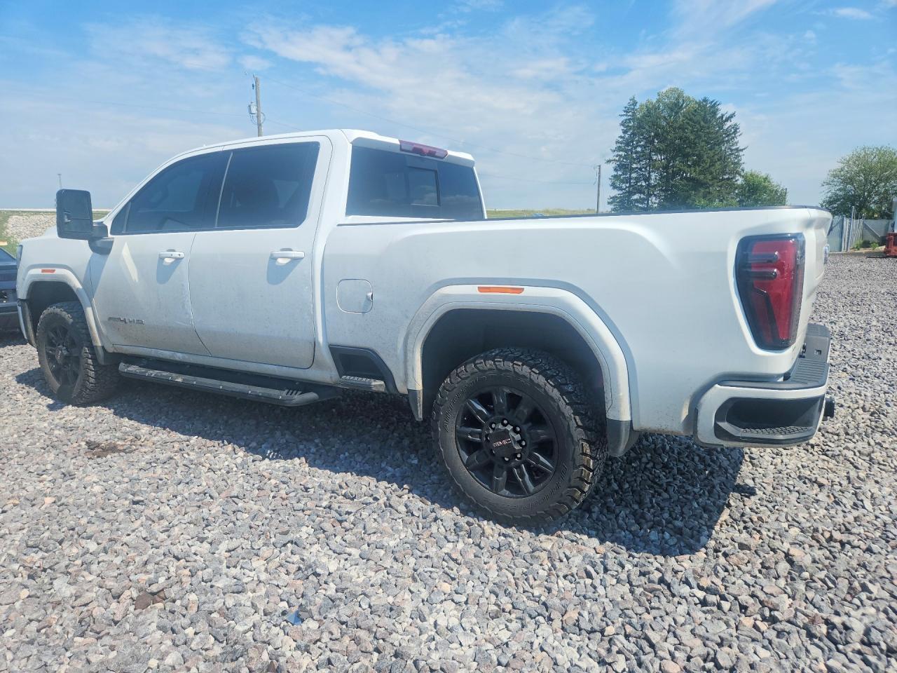 2024 GMC Sierra K2500 AT4