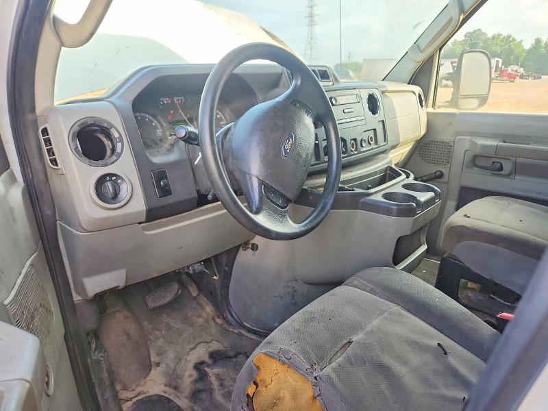 2013 Ford E350 BOX Truck