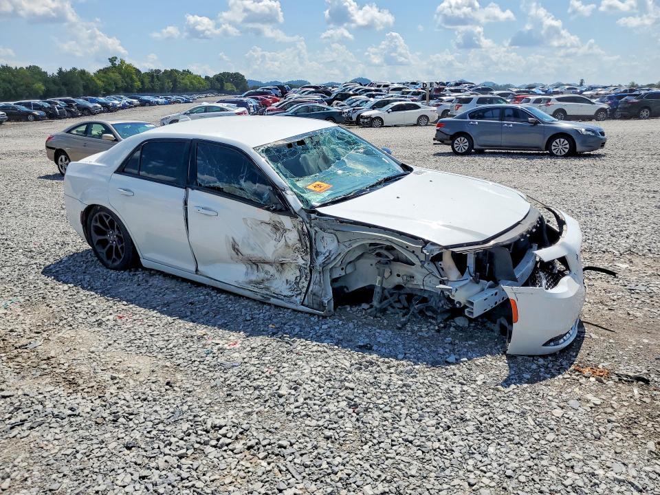 2020 Chrysler 300 Touring