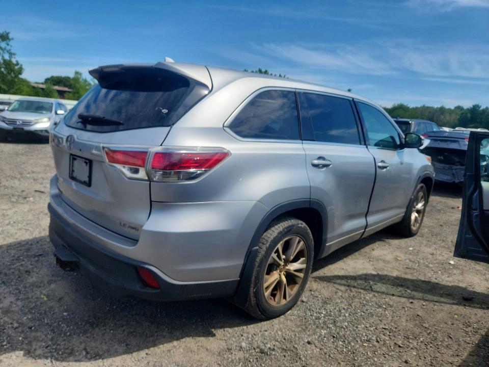2016 Toyota Highlander le Plus