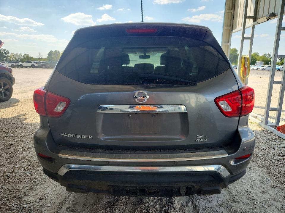 2018 Nissan Pathfinder sl