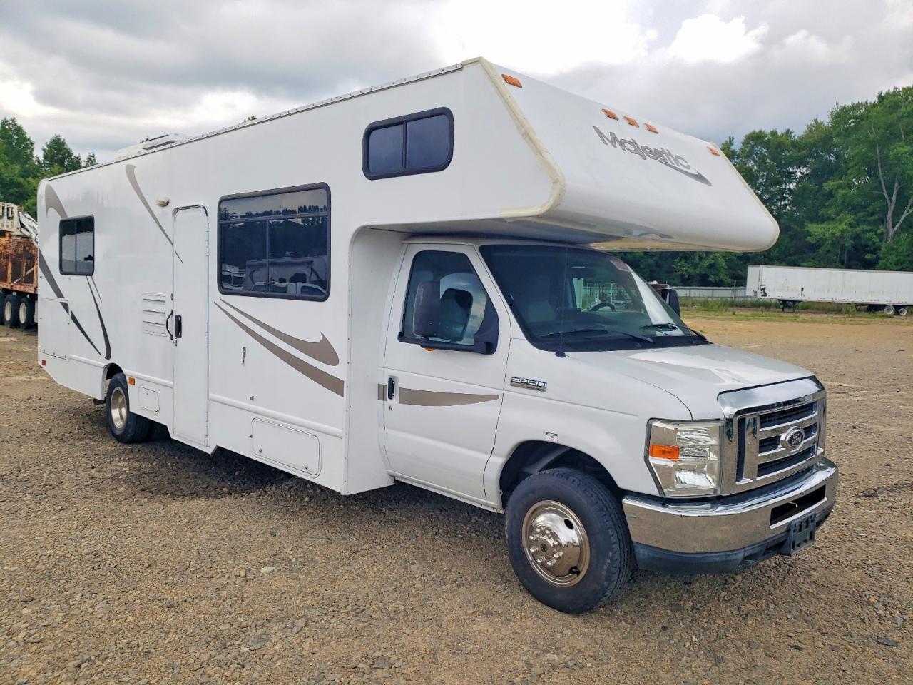 2015 Thor Motor Coach Majestic RV