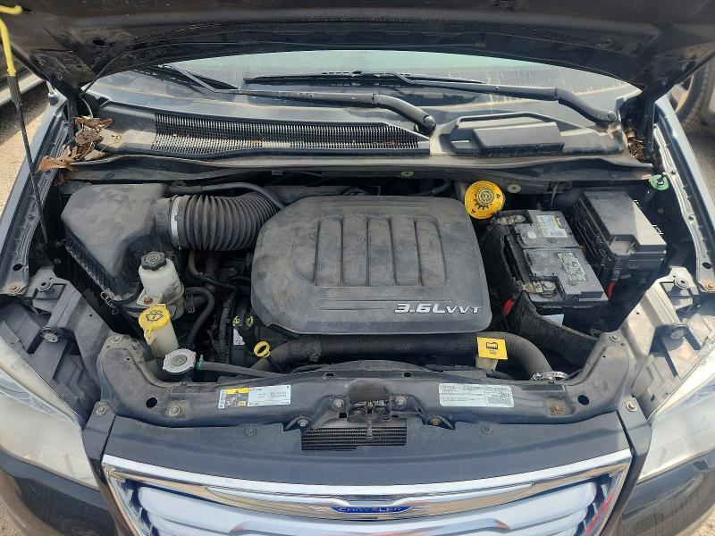 2016 Chrysler Town & Country Touring