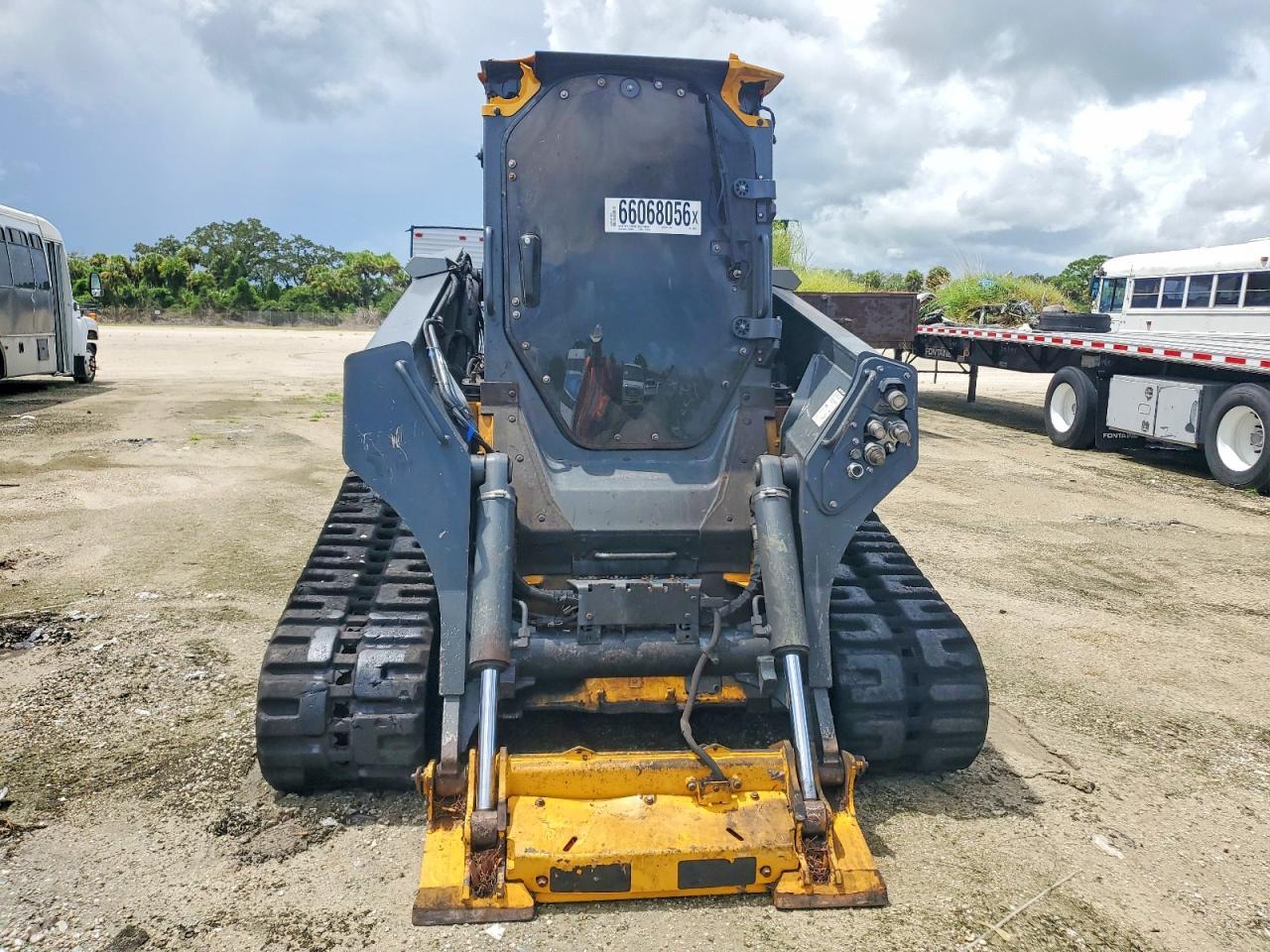 2025 John Deere 335P