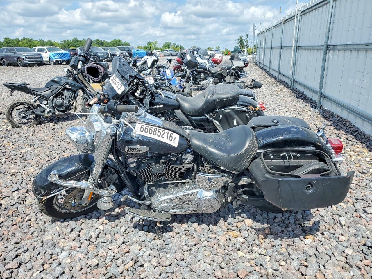 2022 Harley-Davidson Flhcs