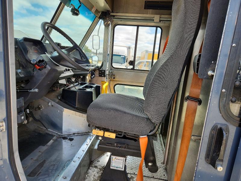2021 Freightliner MT45G Chassis Delivery Truck