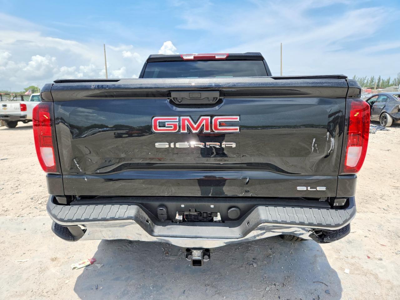 2026 GMC Sierra K1500 SLE