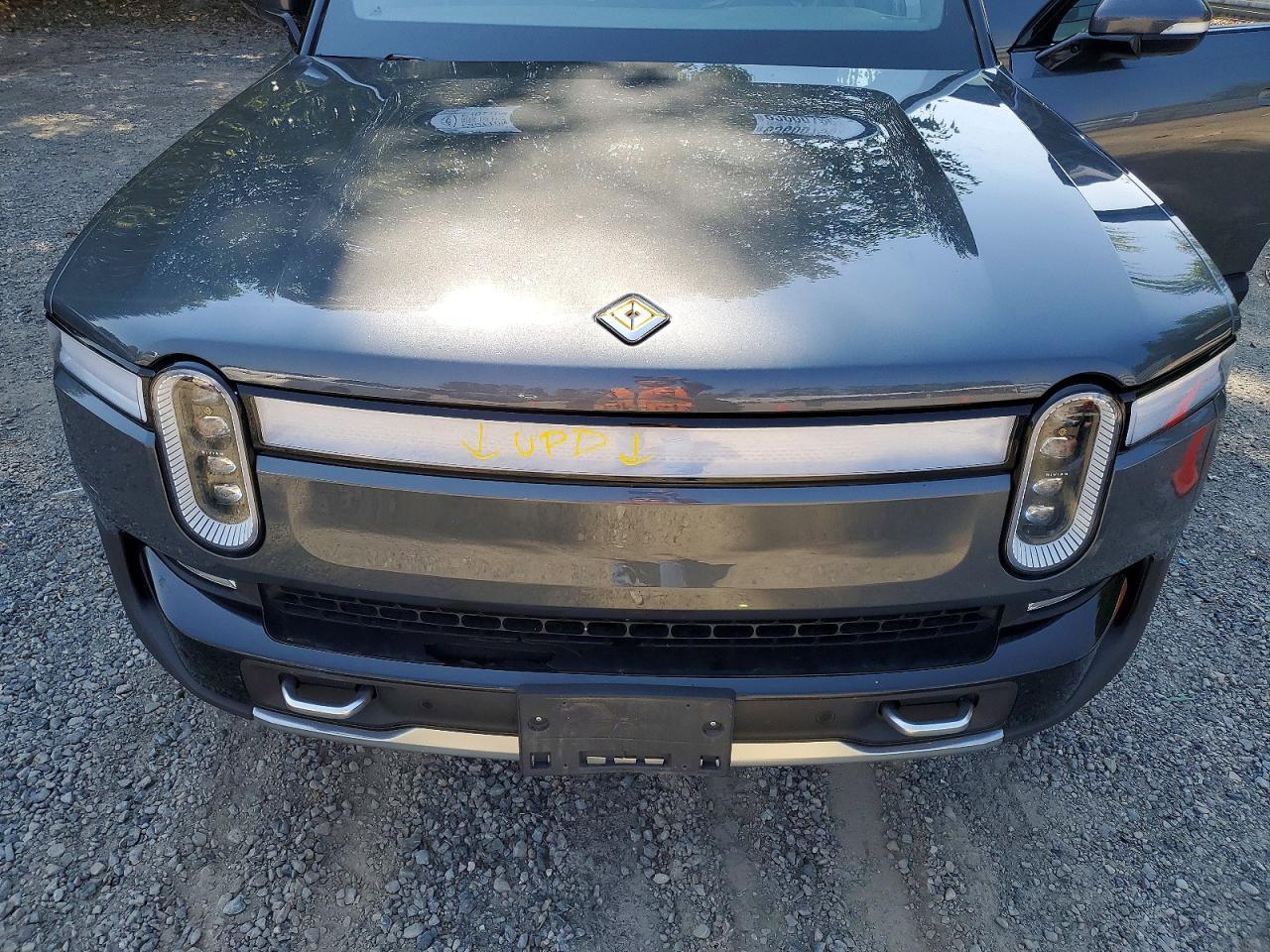 2022 Rivian R1T Adventure