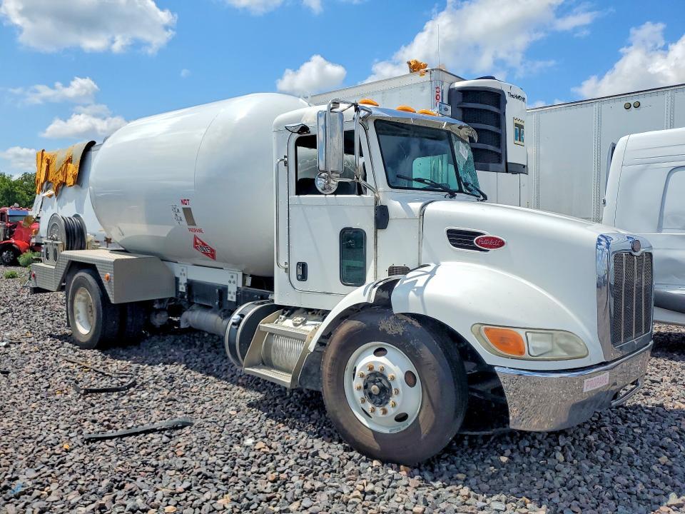 2011 Peterbilt 337 Propane Delivery Truck