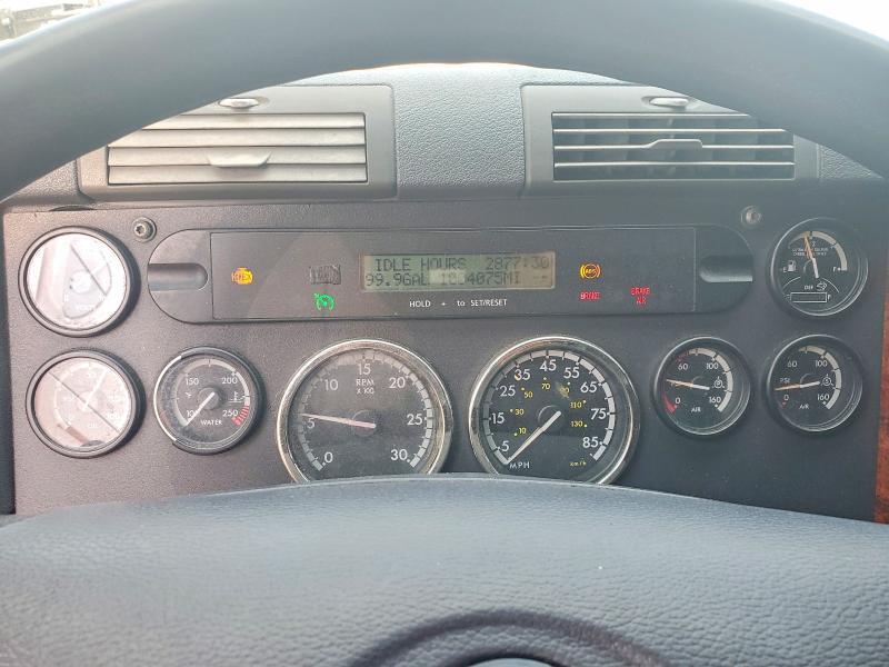 2012 Freightliner Cascadia Semi Truck