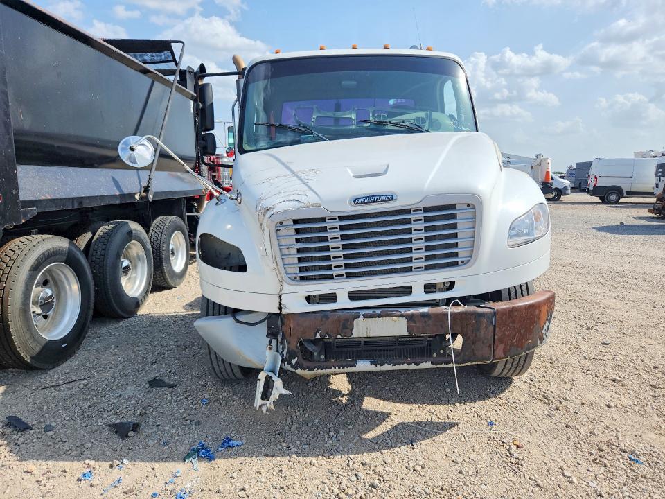 2015 Freightliner M2 106 MED