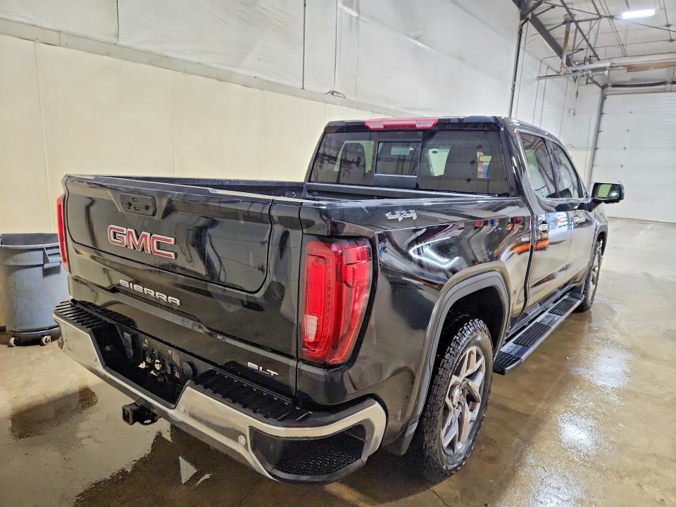 2022 GMC Sierra K1500 SLT