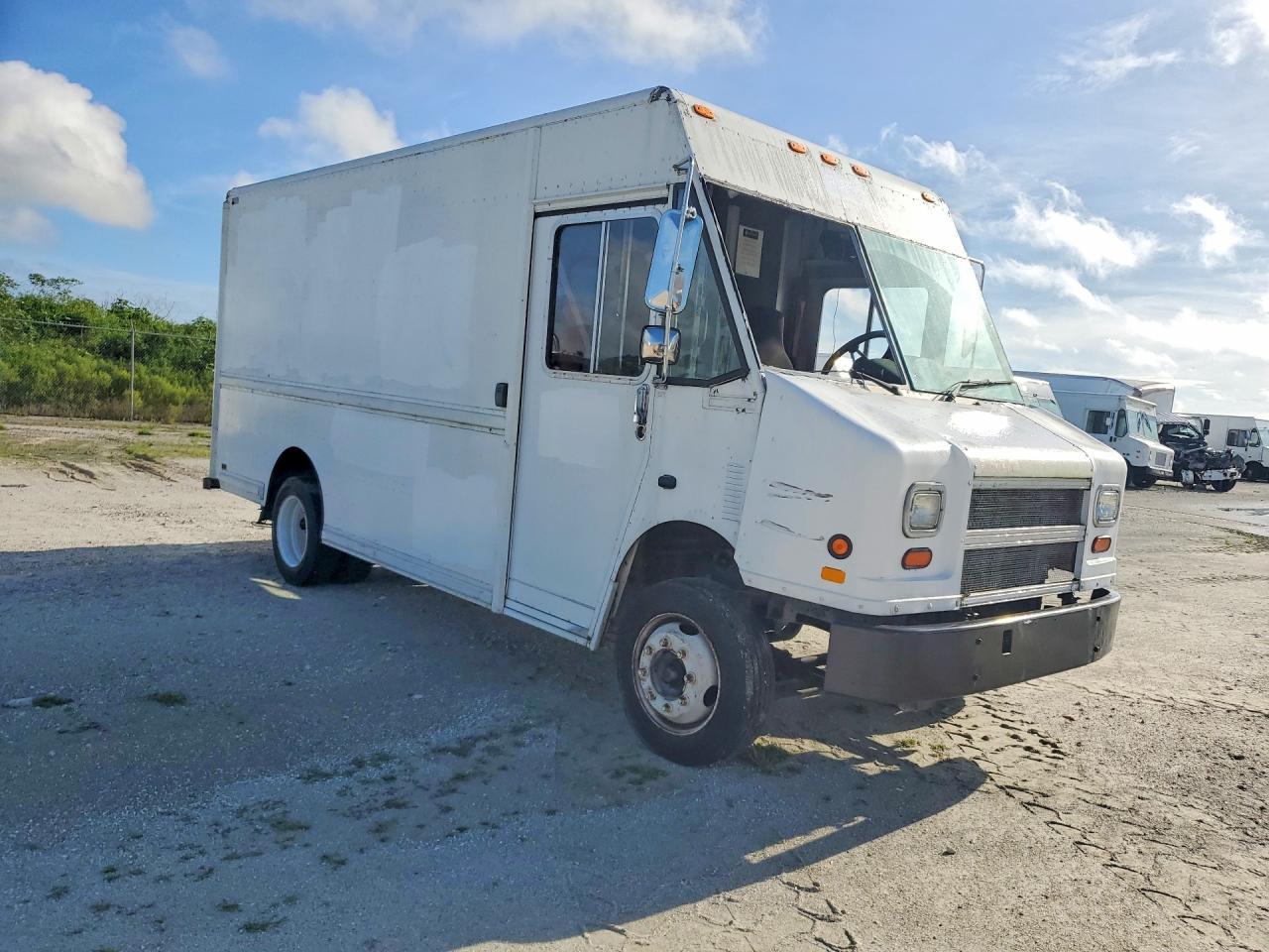 1998 Freightliner MT45 Chassis Delivery Truck