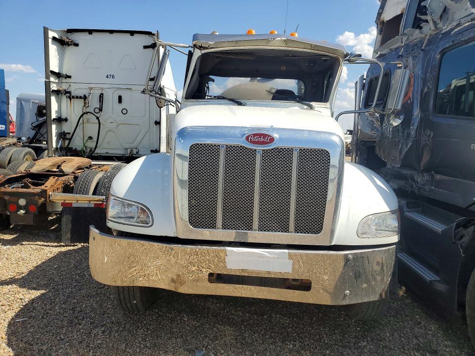 2018 Peterbilt 337