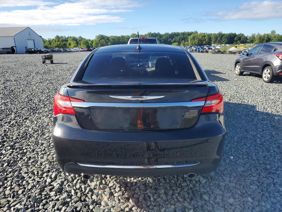 2013 Chrysler 200 Limited