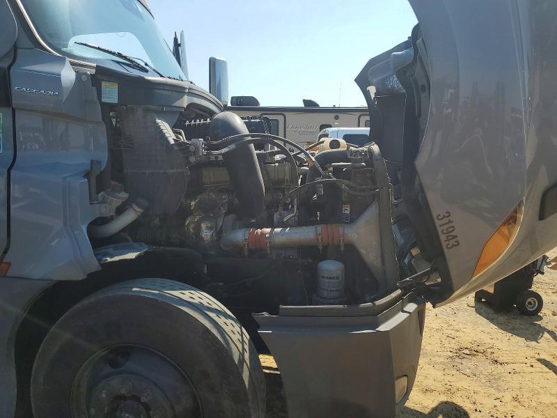 2023 Freightliner Cascadia 126