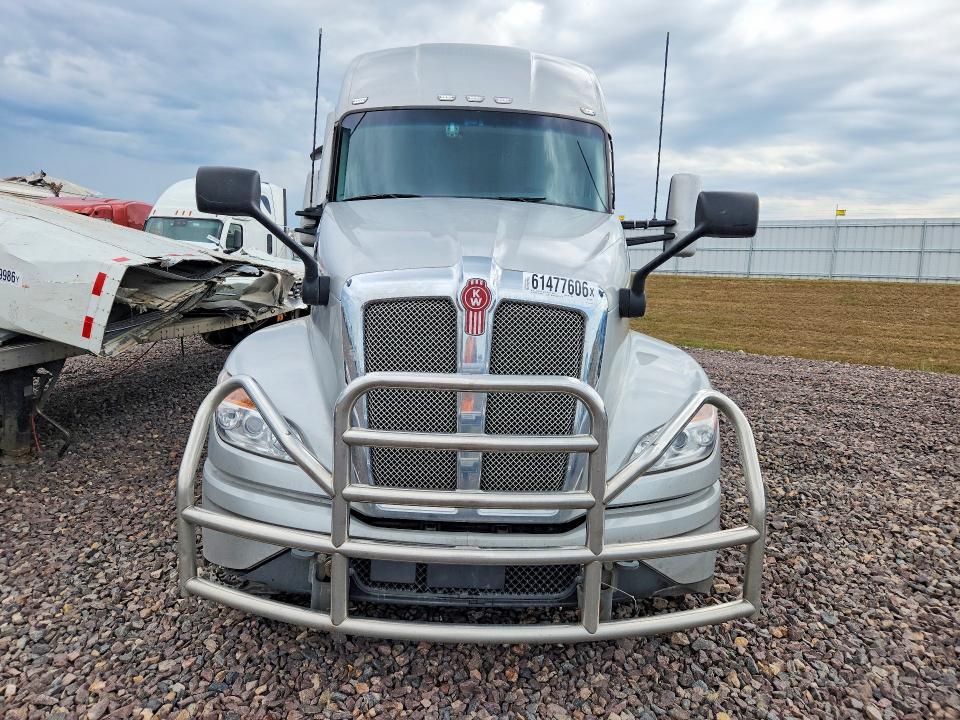 2023 Kenworth T680