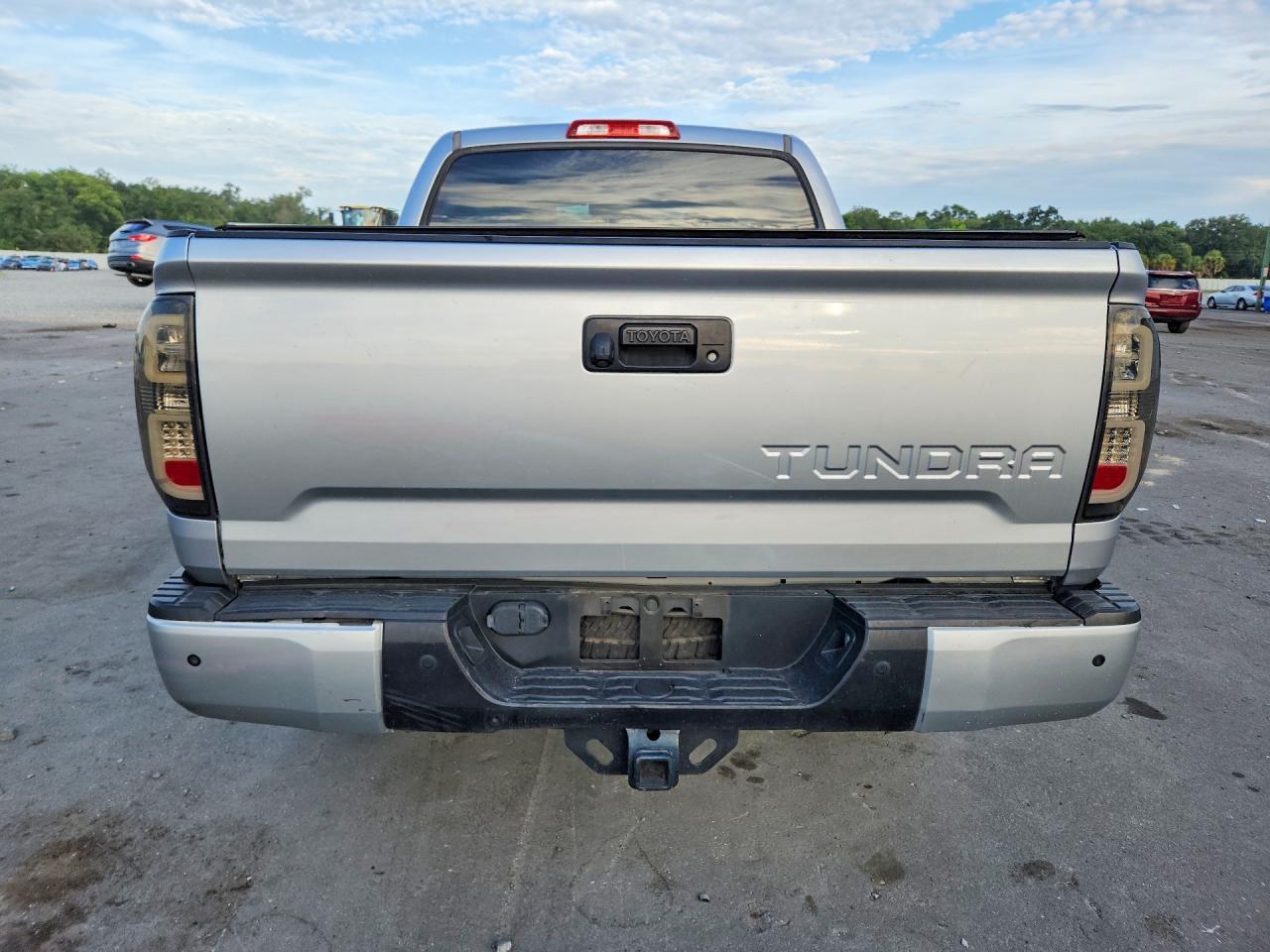 2017 Toyota Tundra Crewmax Limited
