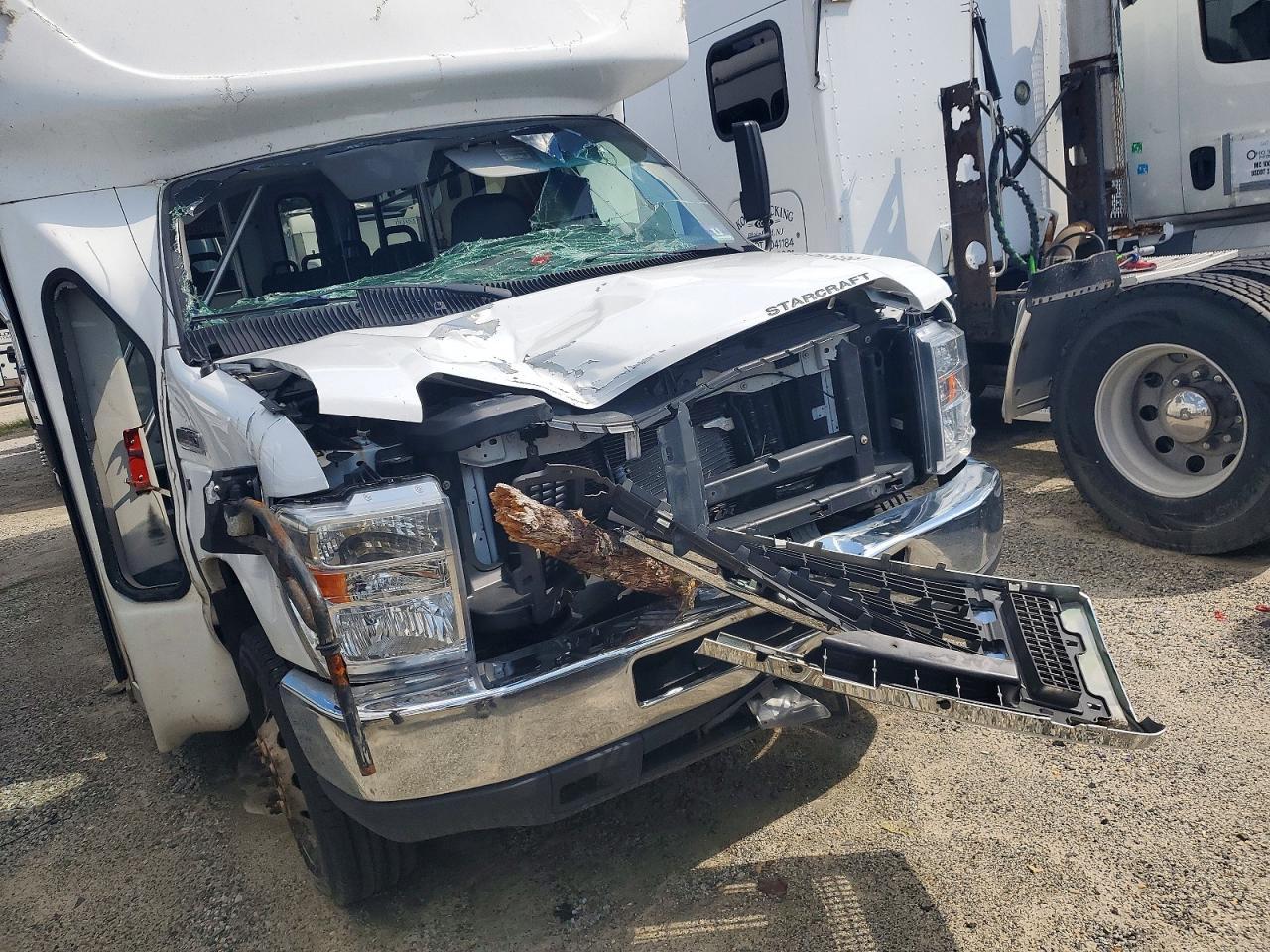 2019 Ford Econoline E350 Super Duty Cutaway Van