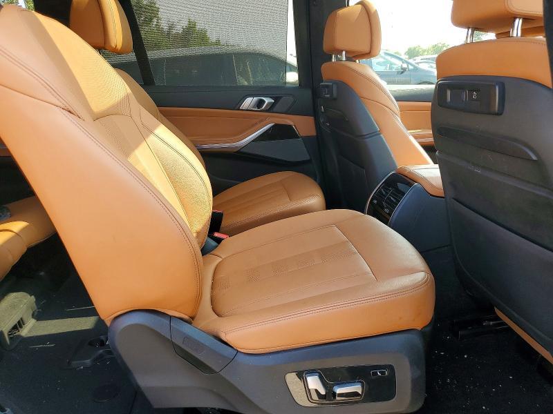 2021 BMW X7 M50i