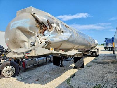2016 Polaris R Tank Trailer