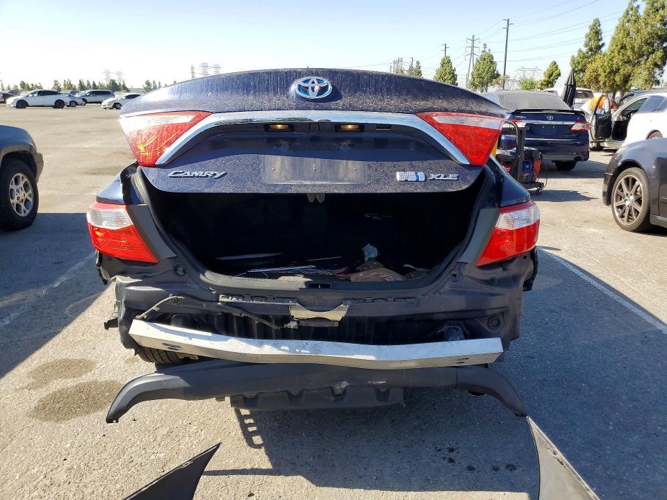 2016 Toyota Camry Hybrid xle