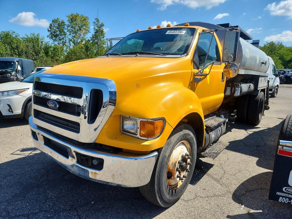 2015 Ford F750 Super Duty OIL Distributor Truck