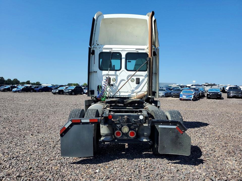 2016 Freightliner Cascadia 125 Semi Truck