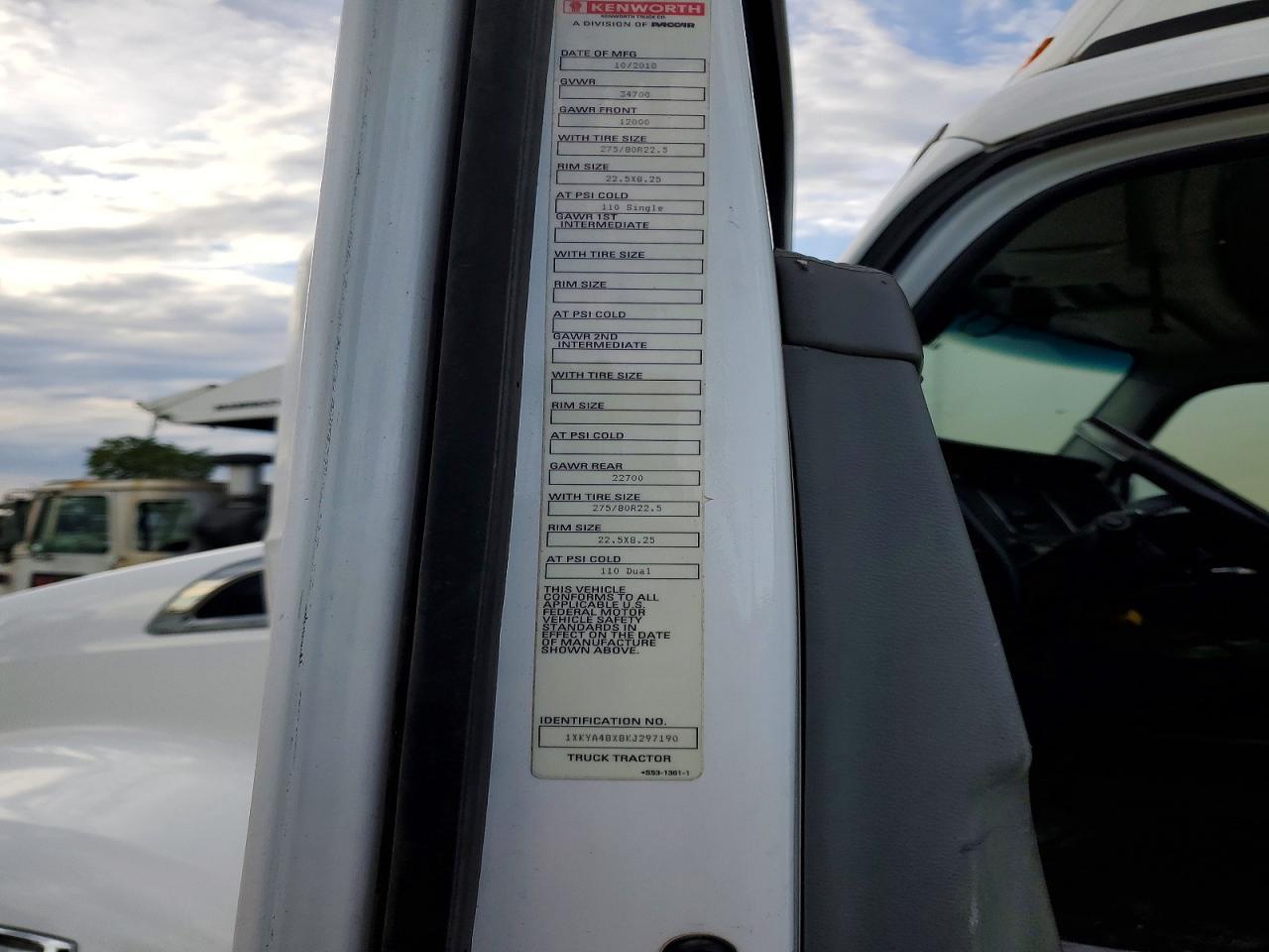 2019 Kenworth T680 Semi Truck