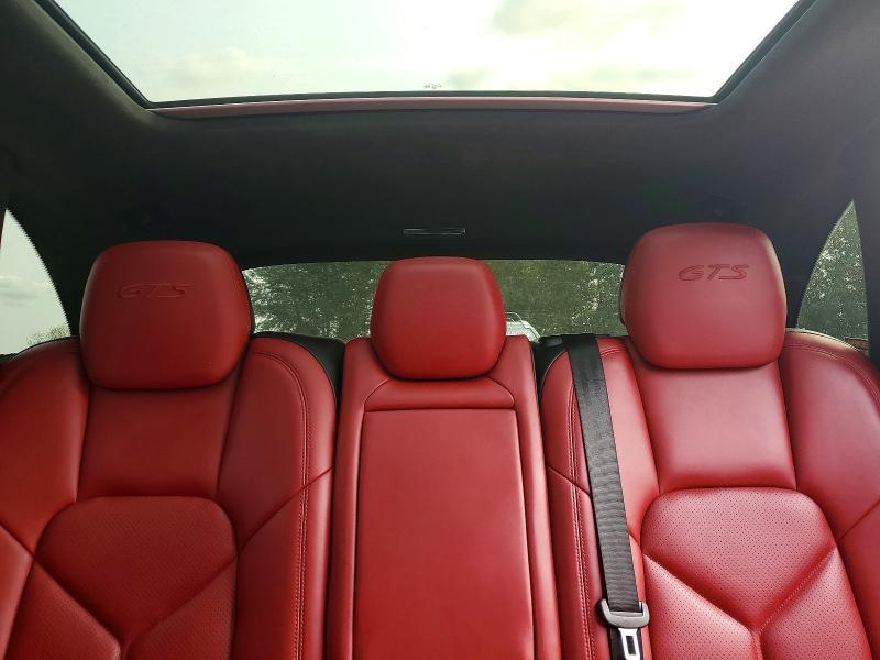 2016 Porsche Cayenne gts
