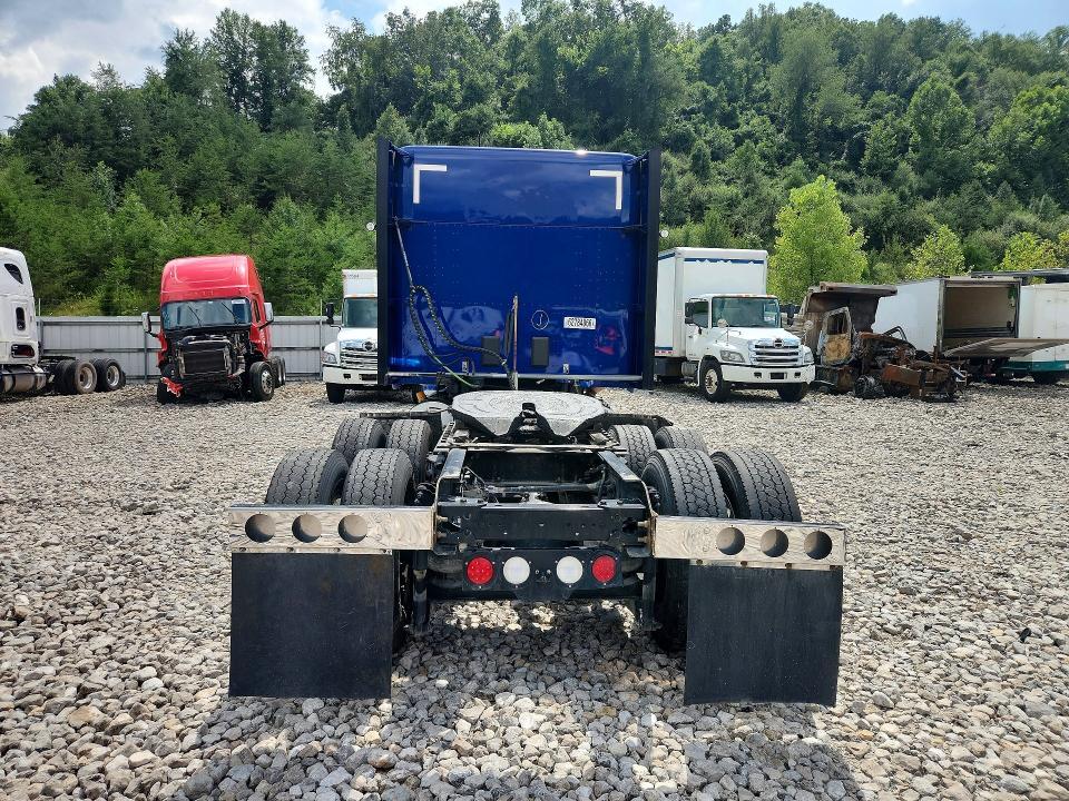 2020 Kenworth T680 Semi Truck