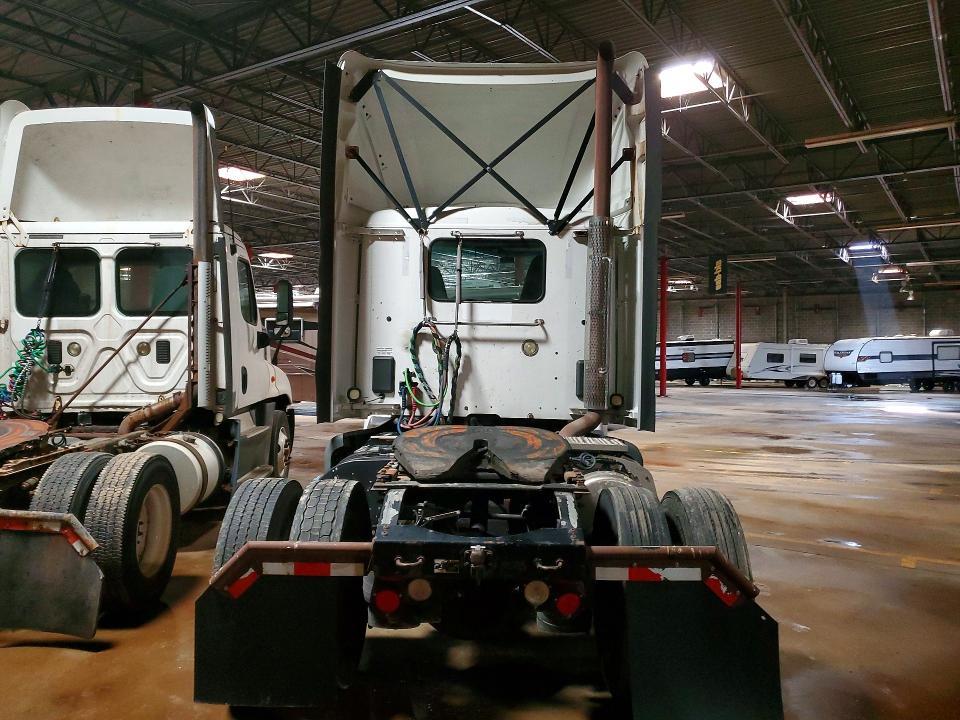 2017 Peterbilt 579 Semi Truck