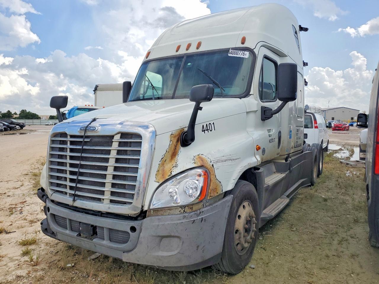 2015 Freightliner Cascadia Semi Truck