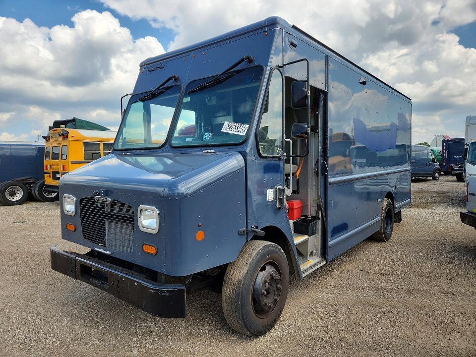 2020 Freightliner MT45G Chassis Delivery Truck