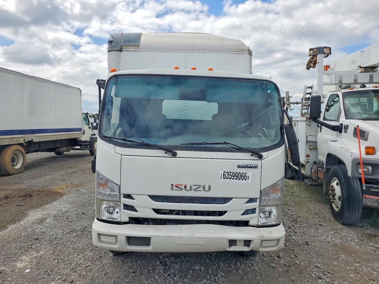 2016 Isuzu NPR-BOX Truck