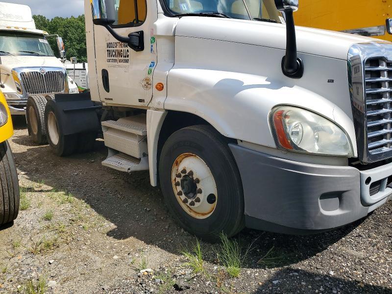 2010 Freightliner Cascadia 125