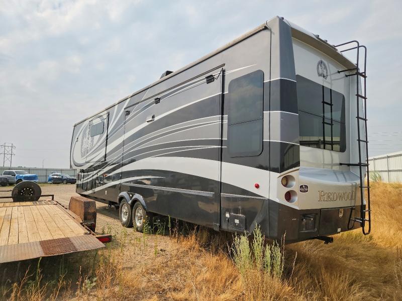 2016 Redwood 2016 Cross Roads RED Wood Camper