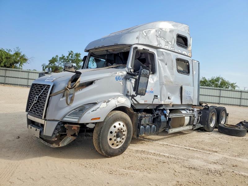 2022 Volvo VNL