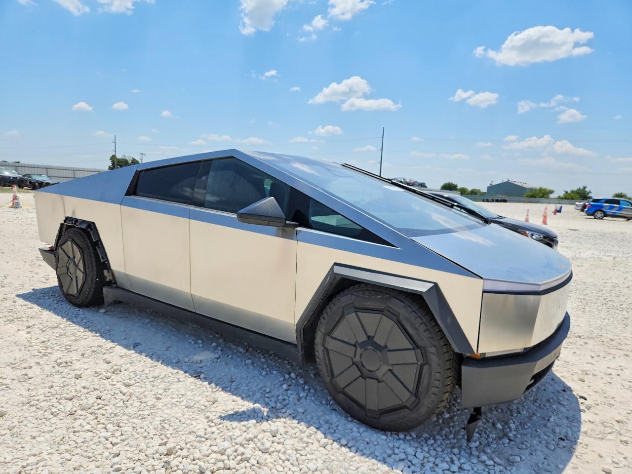 2025 Tesla Cybertruck