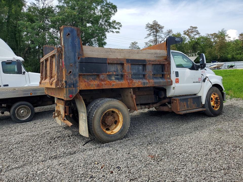 2017 Ford F750 Super Duty Dump Truck