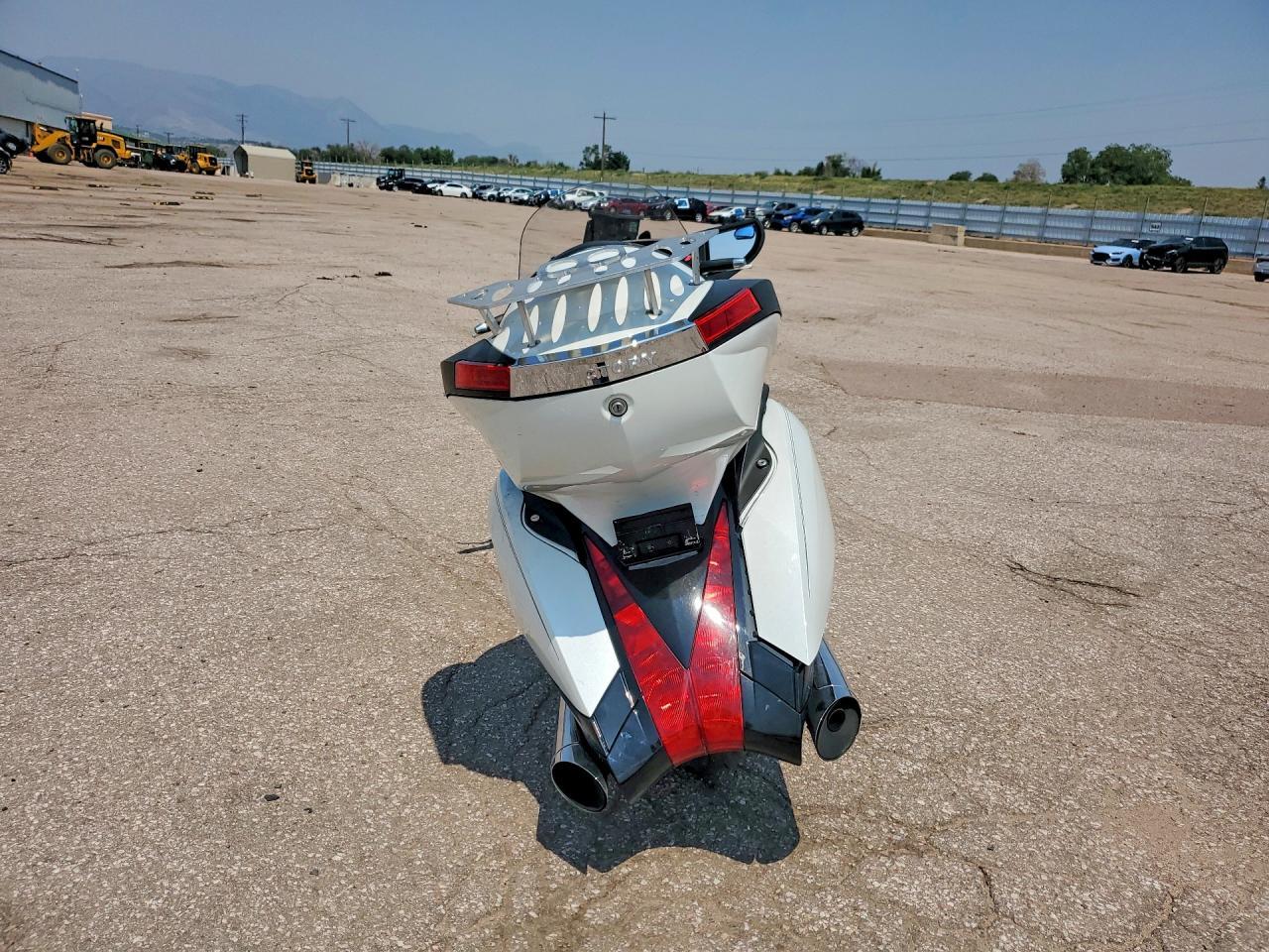 2014 Victory Vision Touring