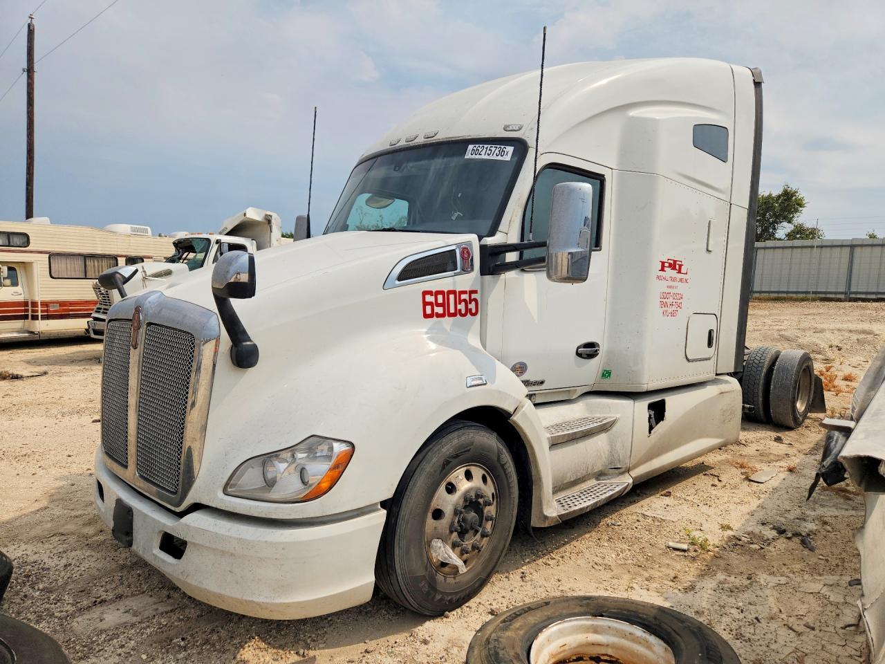 2021 Kenworth T680 Semi Truck