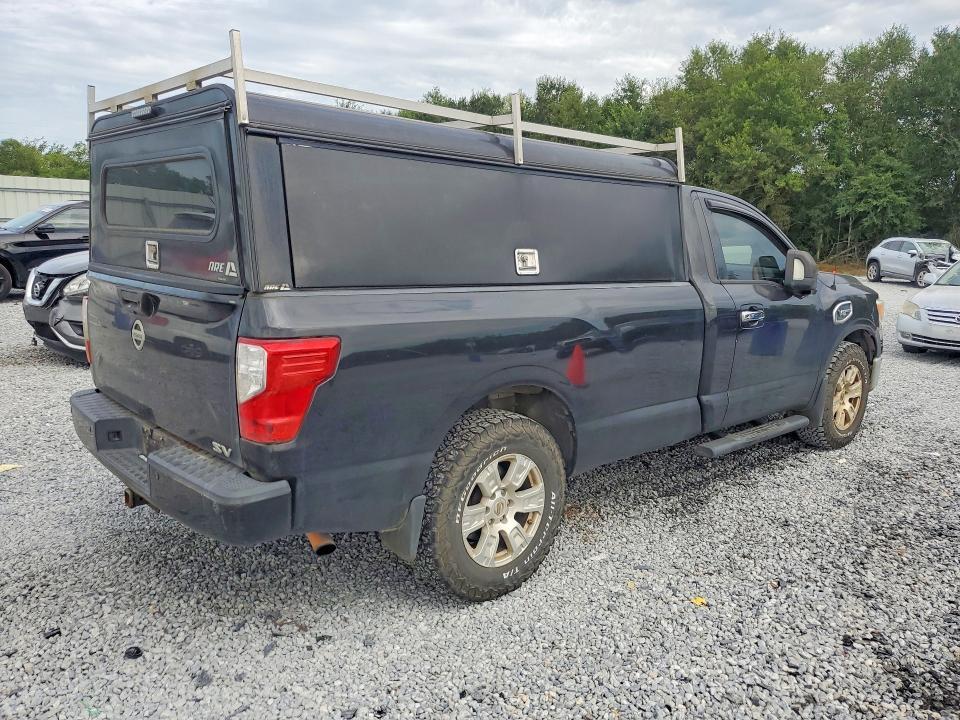 2017 Nissan Titan SV