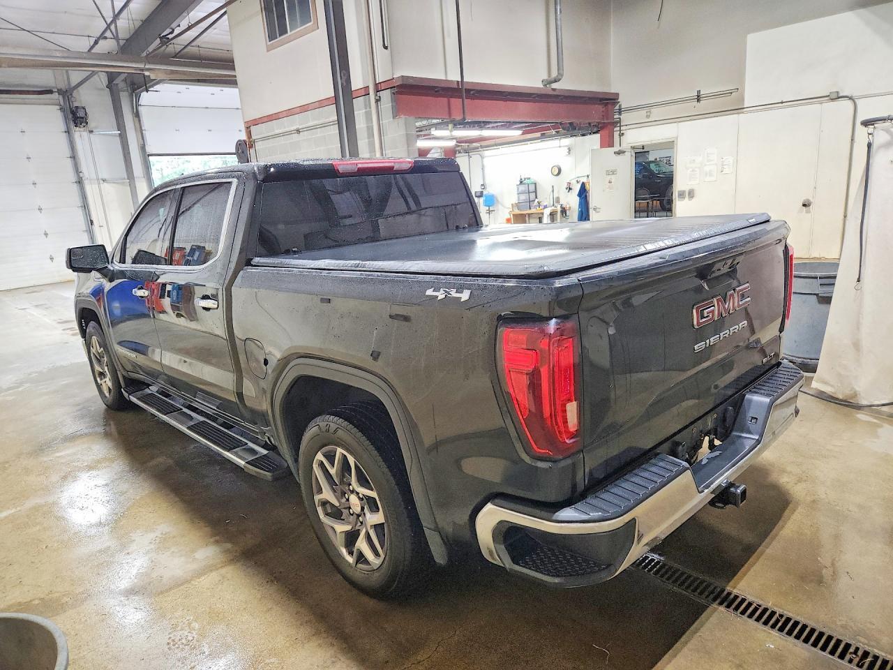 2023 GMC Sierra K1500 SLT
