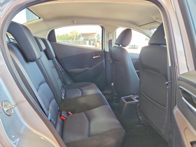 2017 Toyota Yaris ia Base