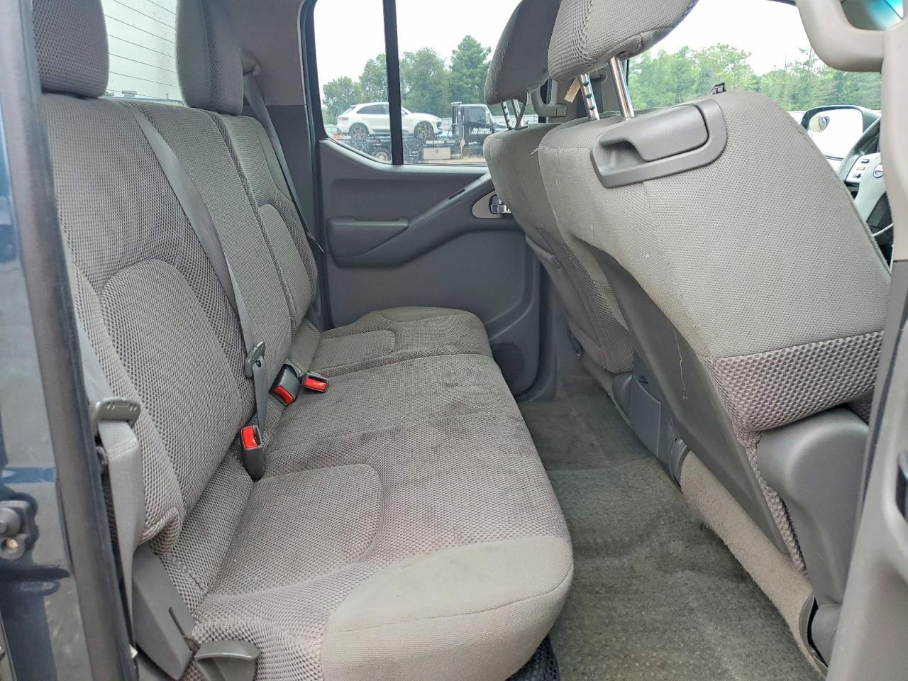 2013 Nissan Frontier S
